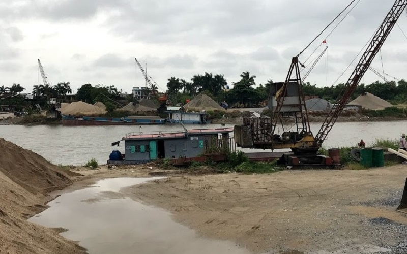 Bài 2. Thái Bình: Các bãi tập kết không phép có đang thách thức chính quyền