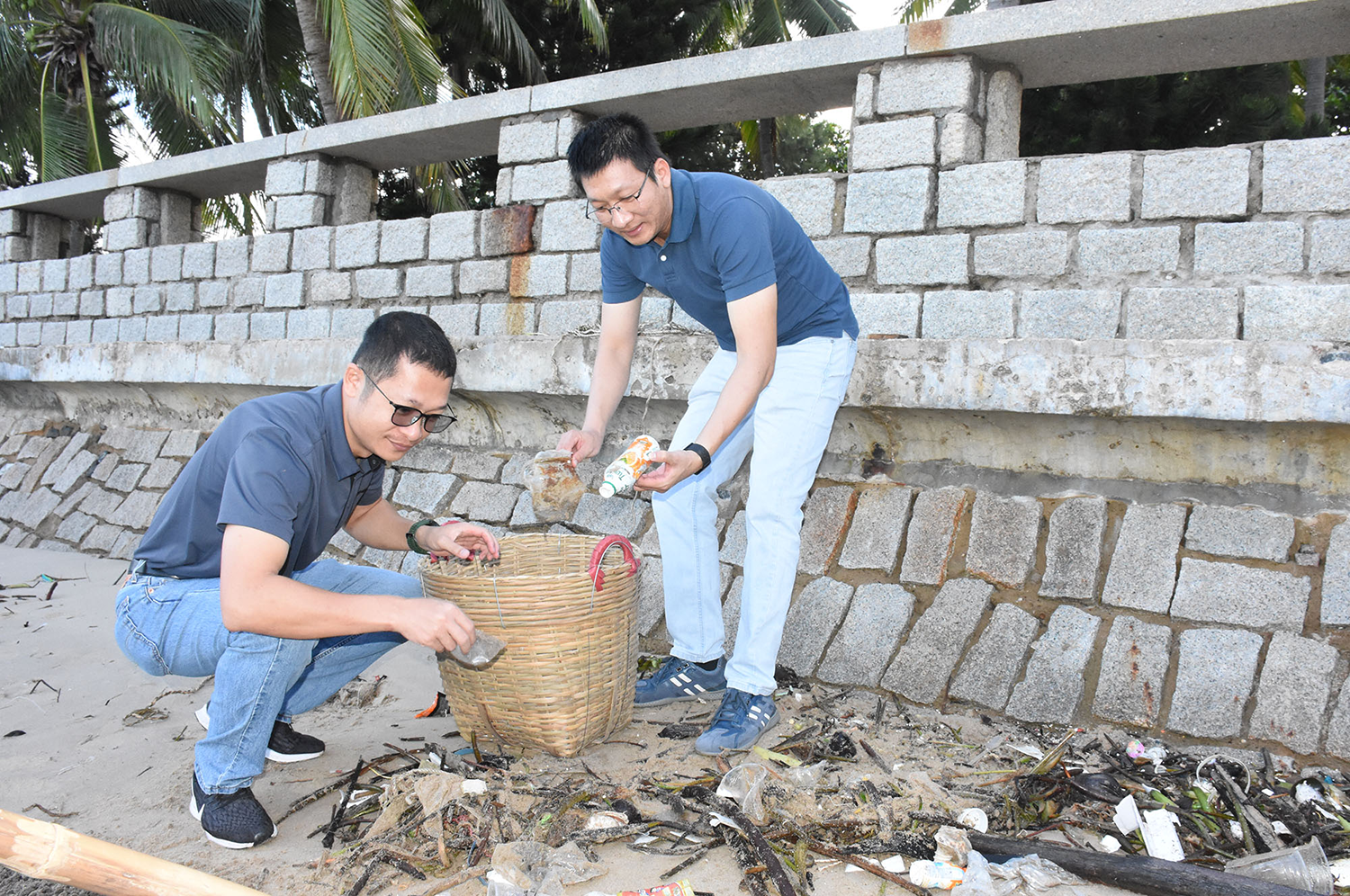 Thu gom 40 tấn rác đại dương