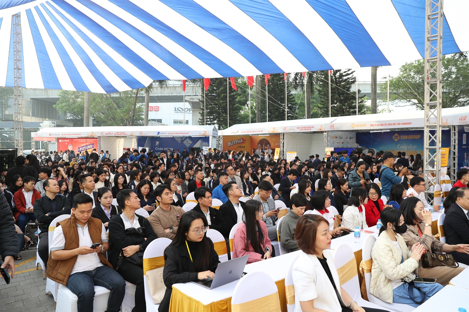 Đại học Quốc gia Hà Nội tổ chức Ngày hội “Hành trình nghề nghiệp và Kết nối việc làm” năm 2024