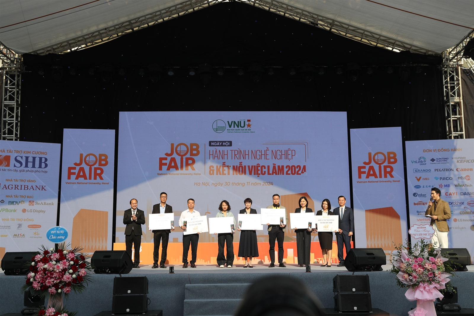 Đại học Quốc gia Hà Nội tổ chức Ngày hội “Hành trình nghề nghiệp và Kết nối việc làm” năm 2024