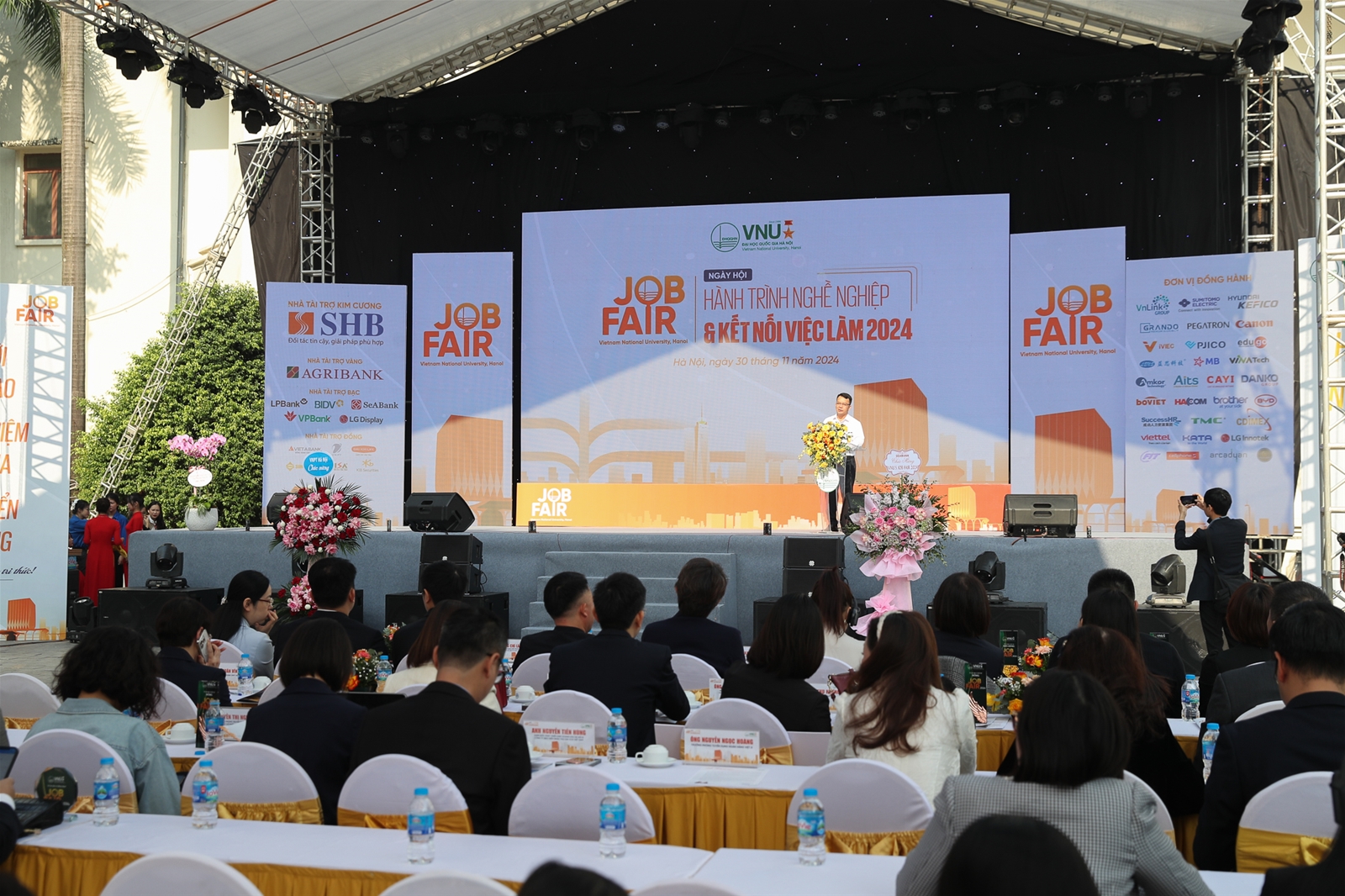 Đại học Quốc gia Hà Nội tổ chức Ngày hội “Hành trình nghề nghiệp và Kết nối việc làm” năm 2024