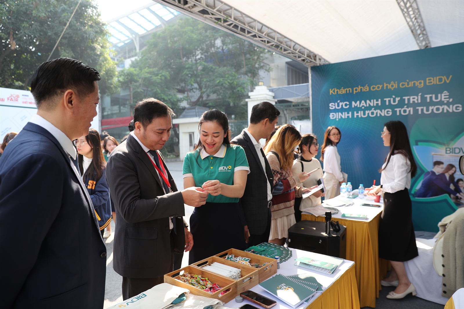 Đại học Quốc gia Hà Nội tổ chức Ngày hội “Hành trình nghề nghiệp và Kết nối việc làm” năm 2024