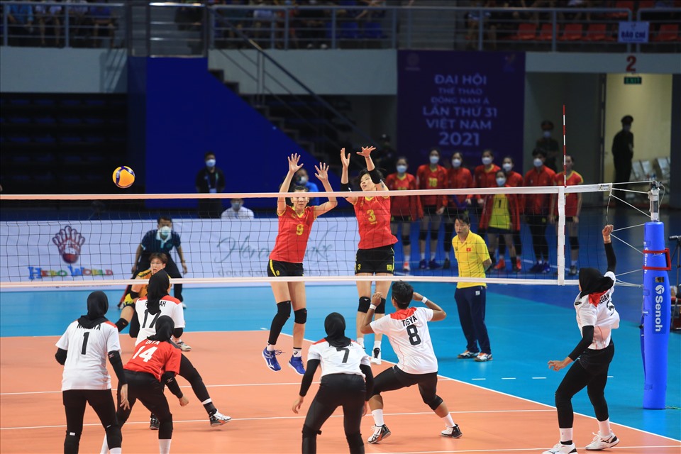 Tuyển bóng chuyền nữ Việt Nam khởi đầu thuận lợi tại SEA Games 31