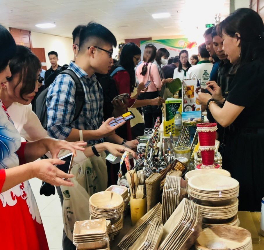 Bên cạnh đó có sự tham gia của các doanh nghiệp trên địa bàn