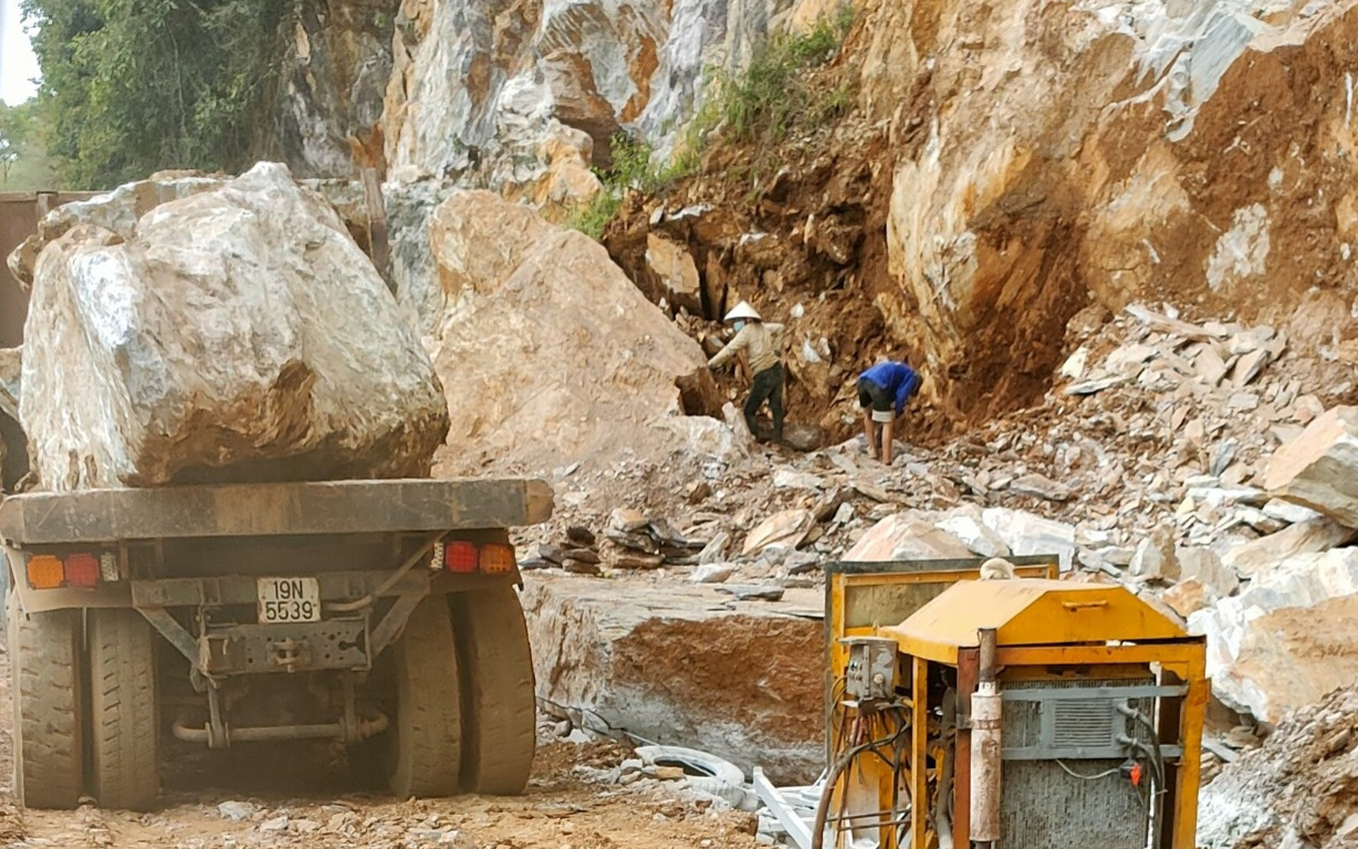 Văn Chấn (Yên Bái): Tăng cường quản lý khoáng sản chưa khai thác