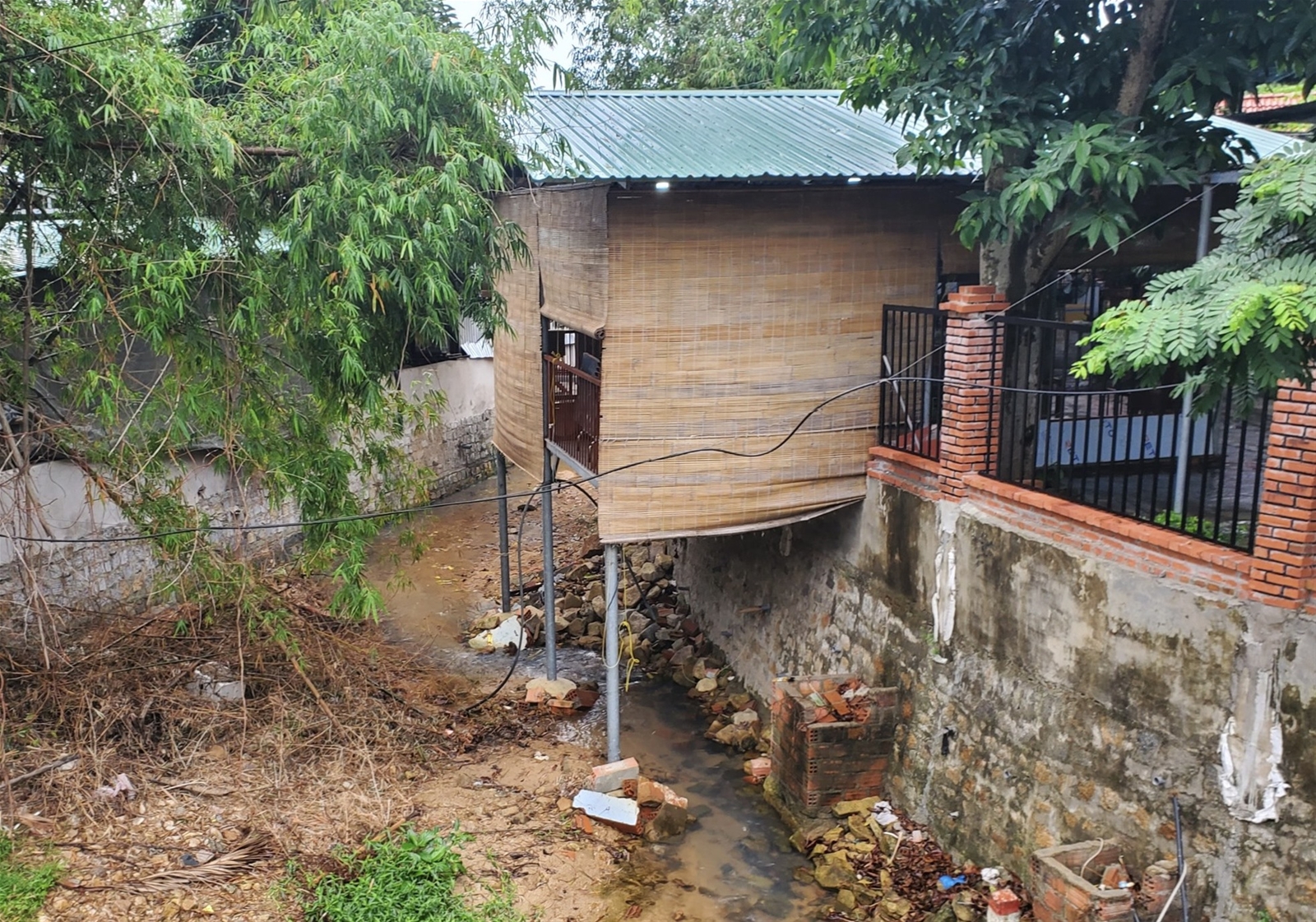 Hàng loạt công trình trái phép mọc trên cung đường đẹp nhất TP Quy Nhơn