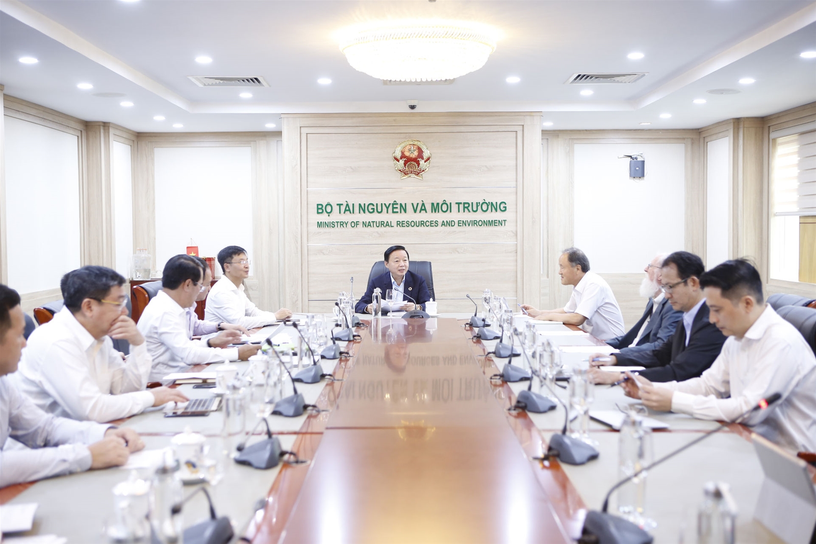 Tham vấn chuyên gia quốc tế về quản lý tài nguyên và môi trường