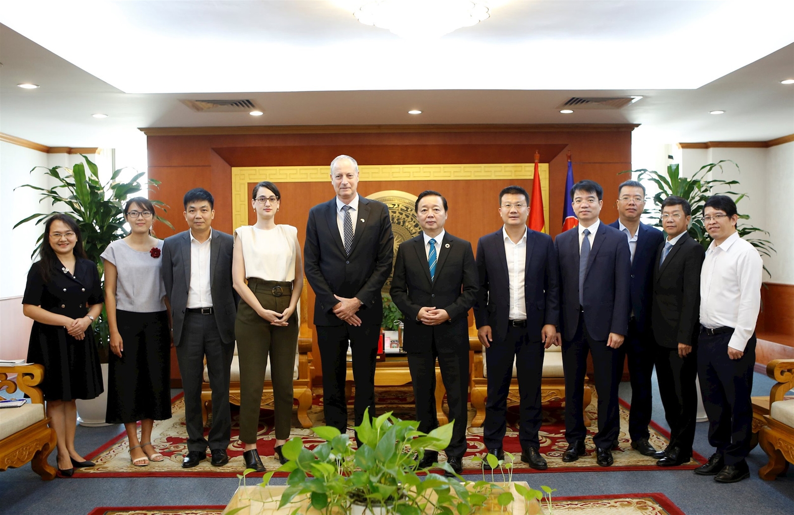 Bộ trưởng Trần Hồng Hà tiếp xã giao Đại sứ Israel tại Việt Nam