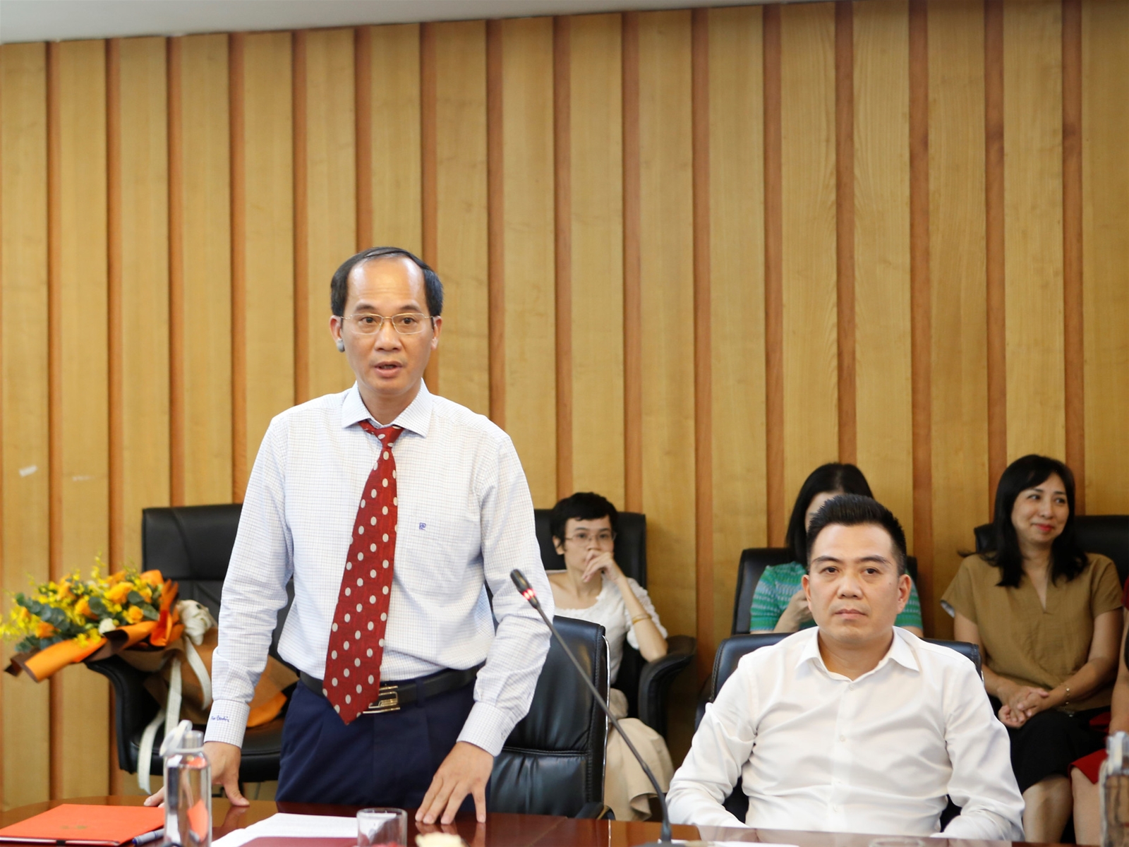 Ông Nguyễn Mạnh Hùng giữ chức Phó Vụ trưởng Vụ Kế hoạch - Tài chính, Bộ TN&MT