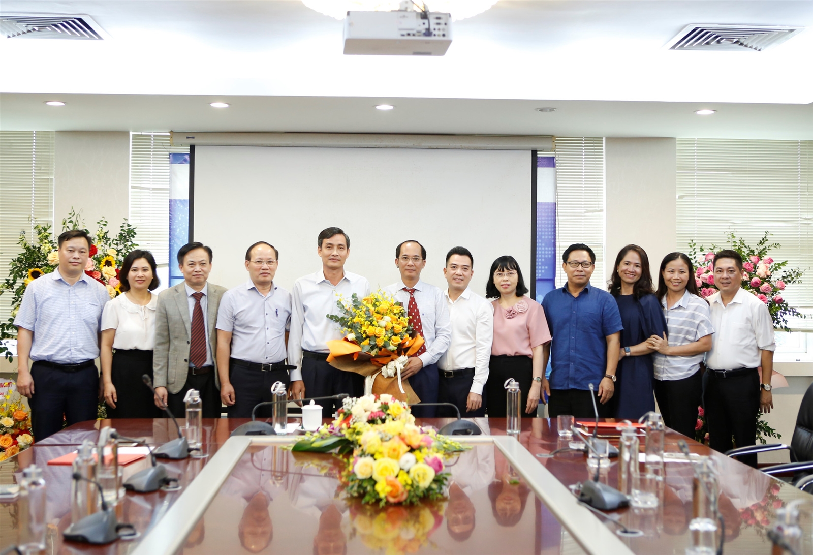 Ông Nguyễn Mạnh Hùng giữ chức Phó Vụ trưởng Vụ Kế hoạch - Tài chính, Bộ TN&MT