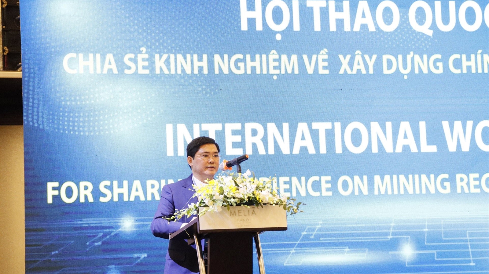 Kinh nghiệm quốc tế về xây dựng chính sách ngành khai khoáng
