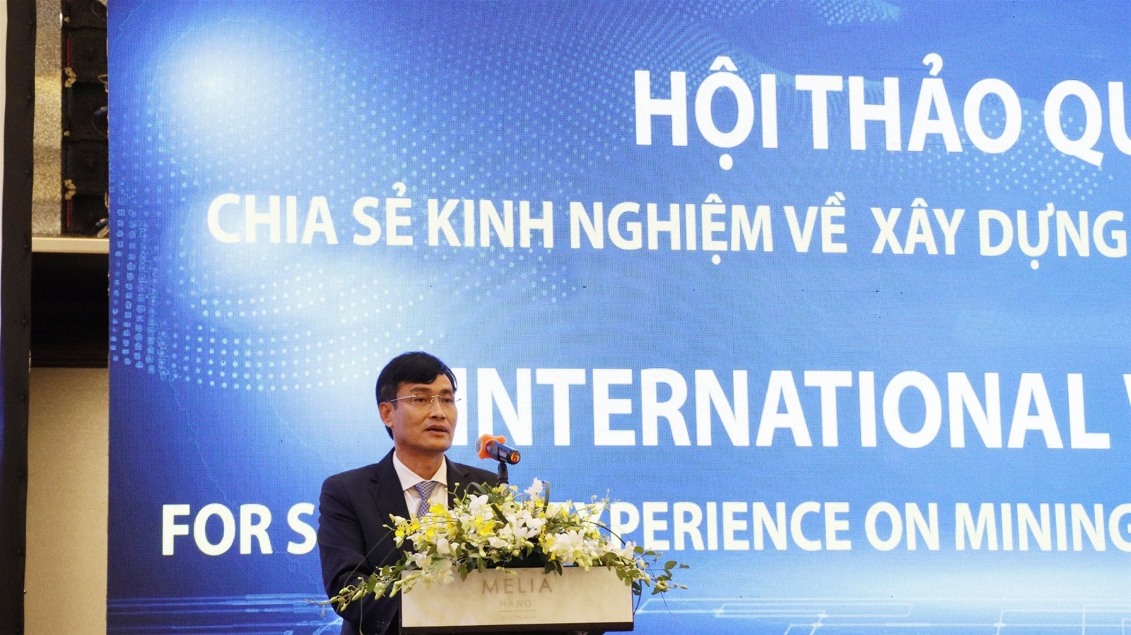 Kinh nghiệm quốc tế về xây dựng chính sách ngành khai khoáng