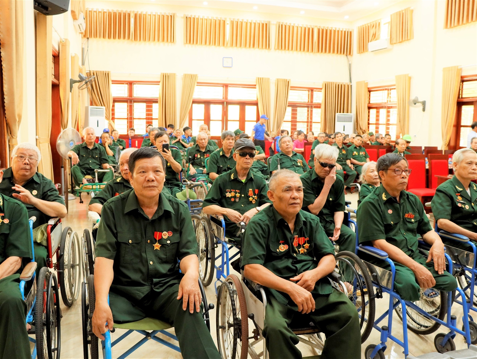 Công đoàn Bộ TN&MT thăm, tặng quà thương bệnh binh Trung tâm Điều dưỡng thương binh Duy Tiên, tỉnh Hà Nam