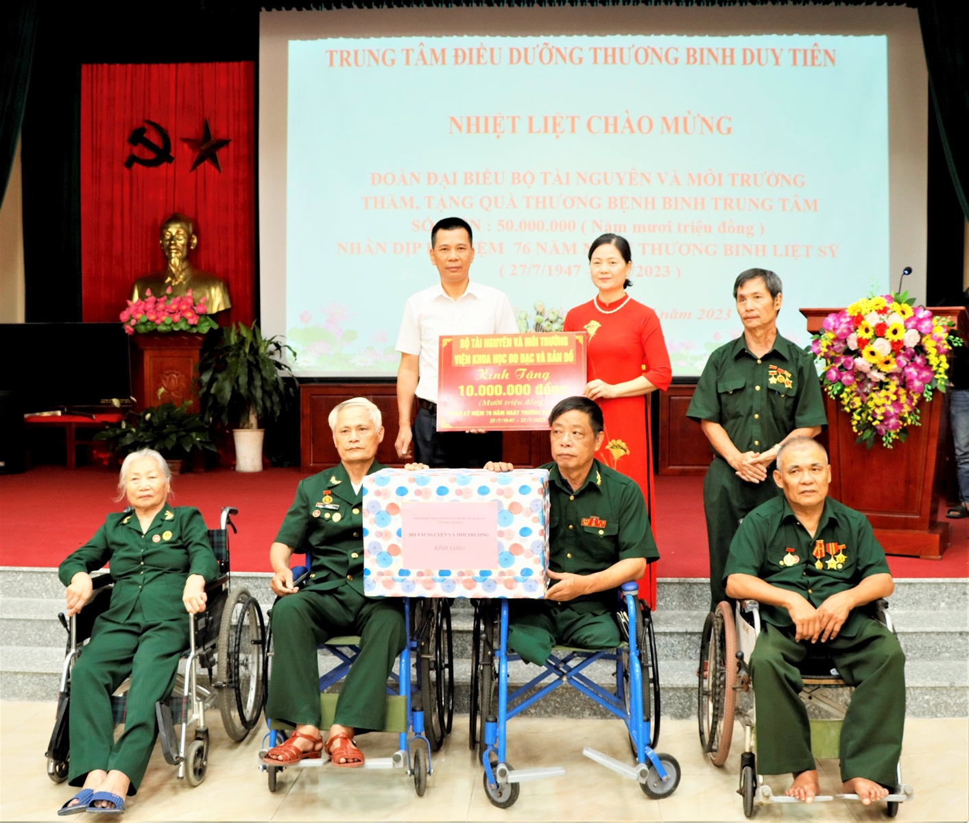 Công đoàn Bộ TN&MT thăm, tặng quà thương bệnh binh Trung tâm Điều dưỡng thương binh Duy Tiên, tỉnh Hà Nam