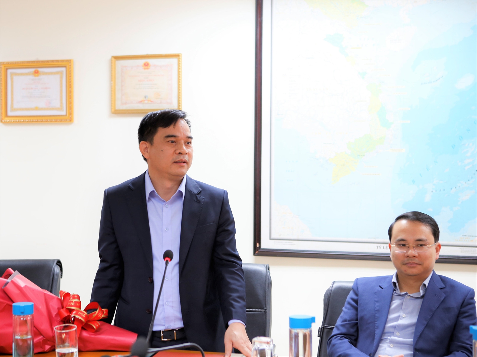 Bộ TN&MT trao quyết định bổ nhiệm Phó Cục trưởng Cục Quản lý tài nguyên nước