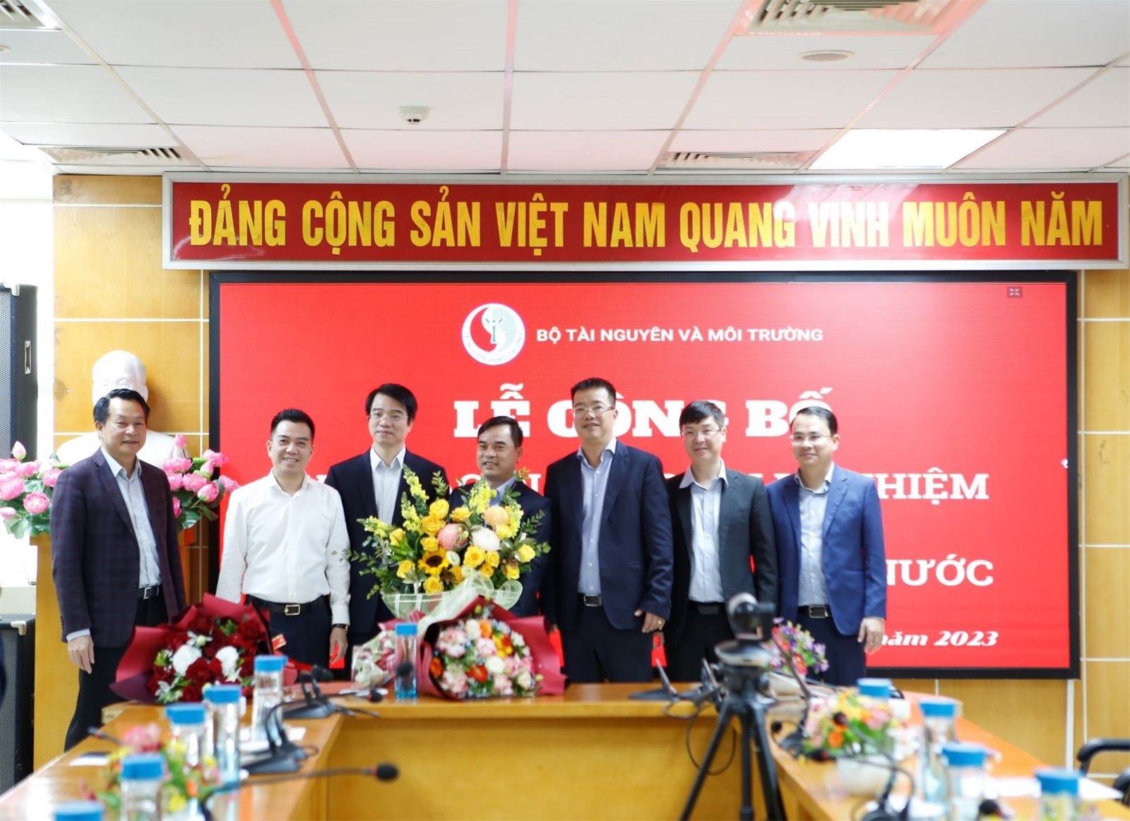 Bộ TN&MT trao quyết định bổ nhiệm Phó Cục trưởng Cục Quản lý tài nguyên nước