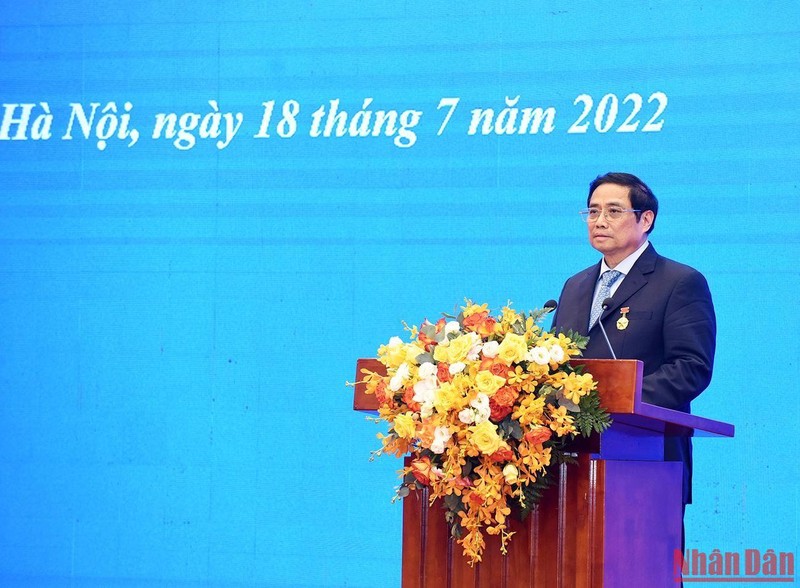 Trao tặng huân chương cao quý của Lào cho lãnh đạo cấp cao Đảng, Nhà nước Việt Nam