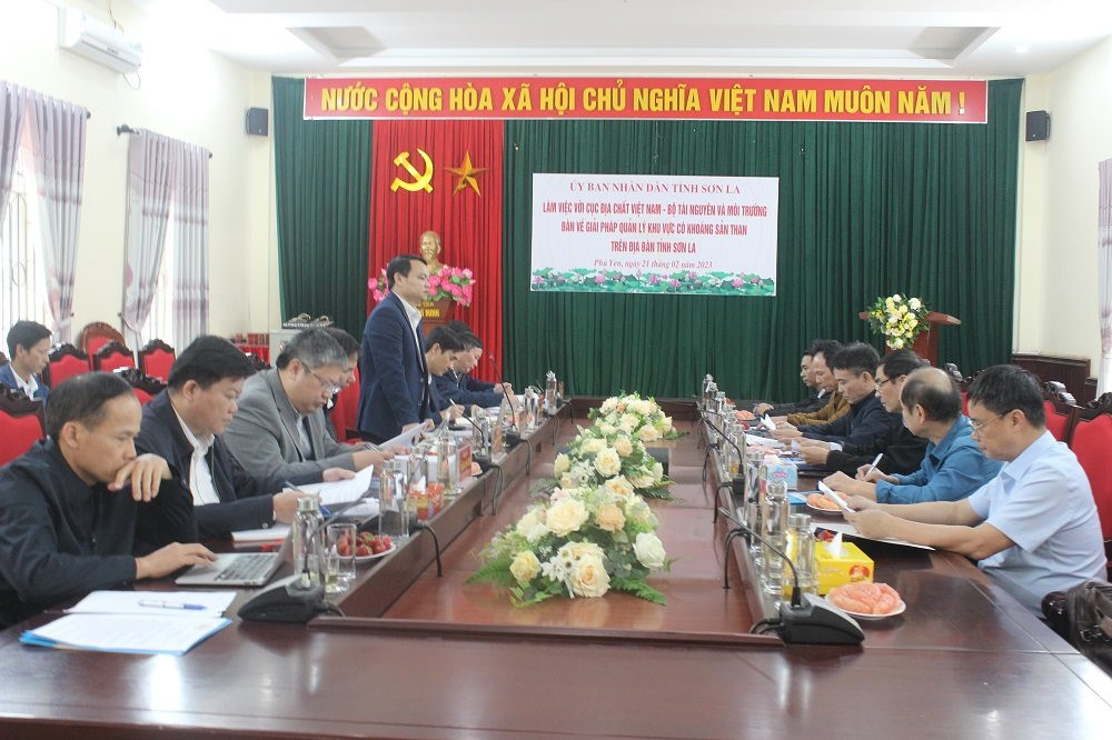 Cục Địa chất Việt Nam khảo sát khu vực có khoáng sản than tại Phù Yên (Sơn La)