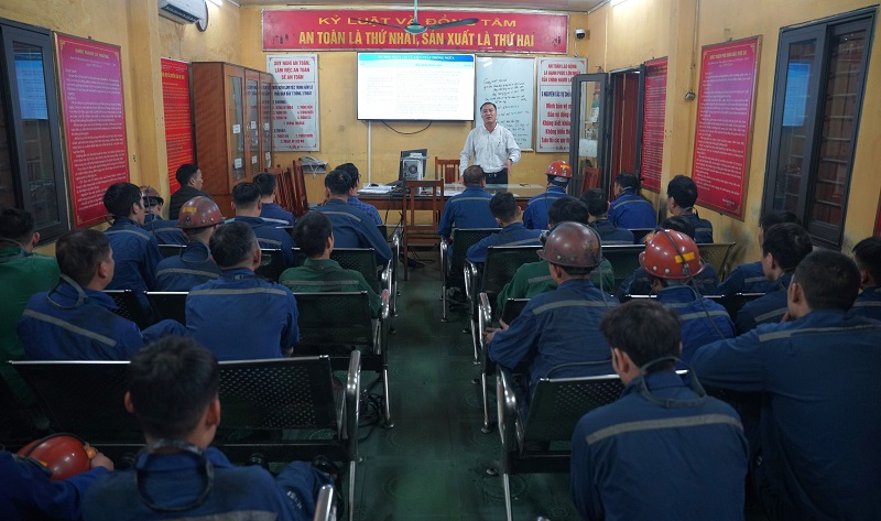 Công ty Than Quang Hanh - TKV: Tăng cường huấn luyện công tác an toàn, vệ sinh lao động