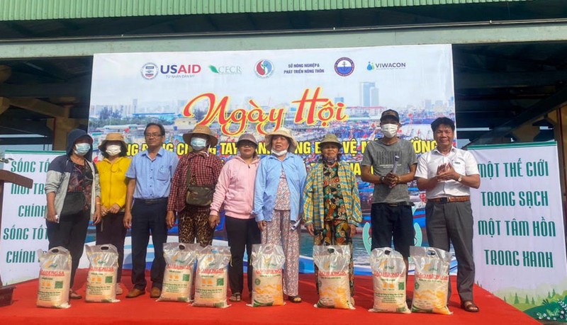 Chung tay ngăn ngừa ô nhiễm nước tại âu thuyền và cảng cá Thọ Quang