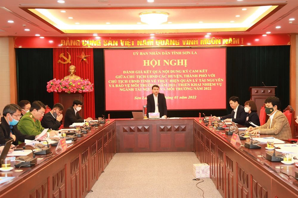 Sơn La: Ký cam kết về tăng cường quản lý TN&MT năm 2022