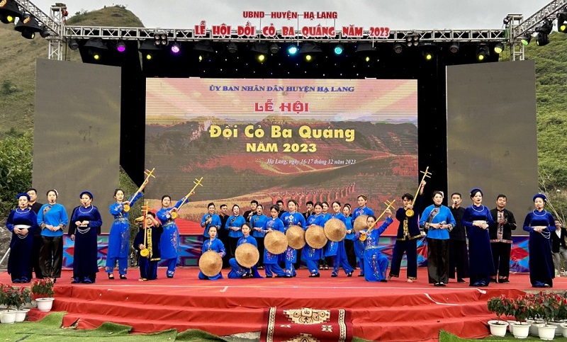 Lễ hội Đồi cỏ Ba Quáng
