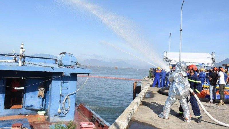 Đà Nẵng diễn tập ứng phó sự cố tràn dầu