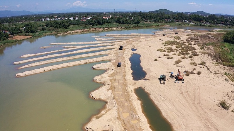 Hà Nội xin gia hạn kết quả rà soát đấu giá ba mỏ cát, cao gấp trăm lần giá khởi điểm