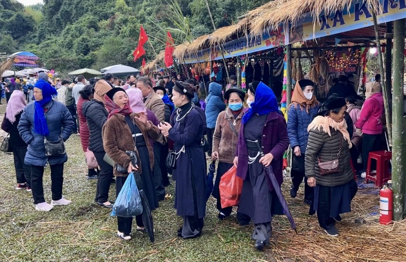 Lễ hội Đồi cỏ Ba Quáng