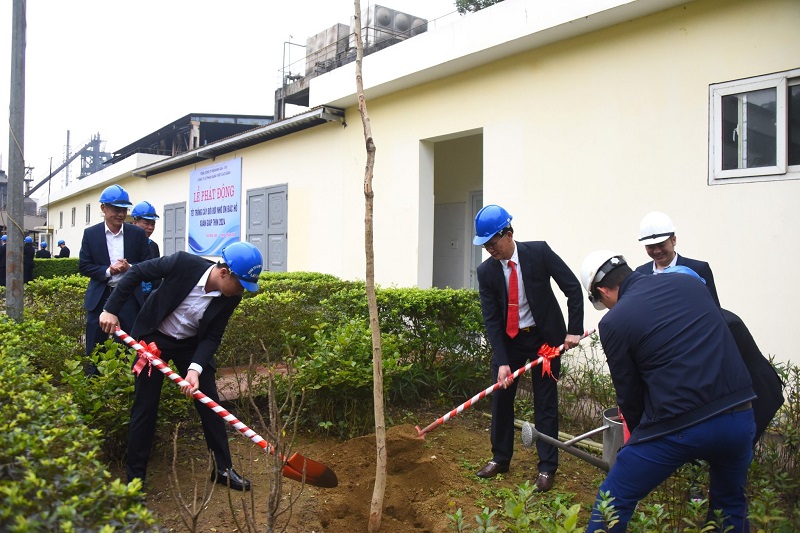 Công ty CP Gang thép Cao Bằng: Ra quân trồng cây mừng Đảng, mừng Xuân