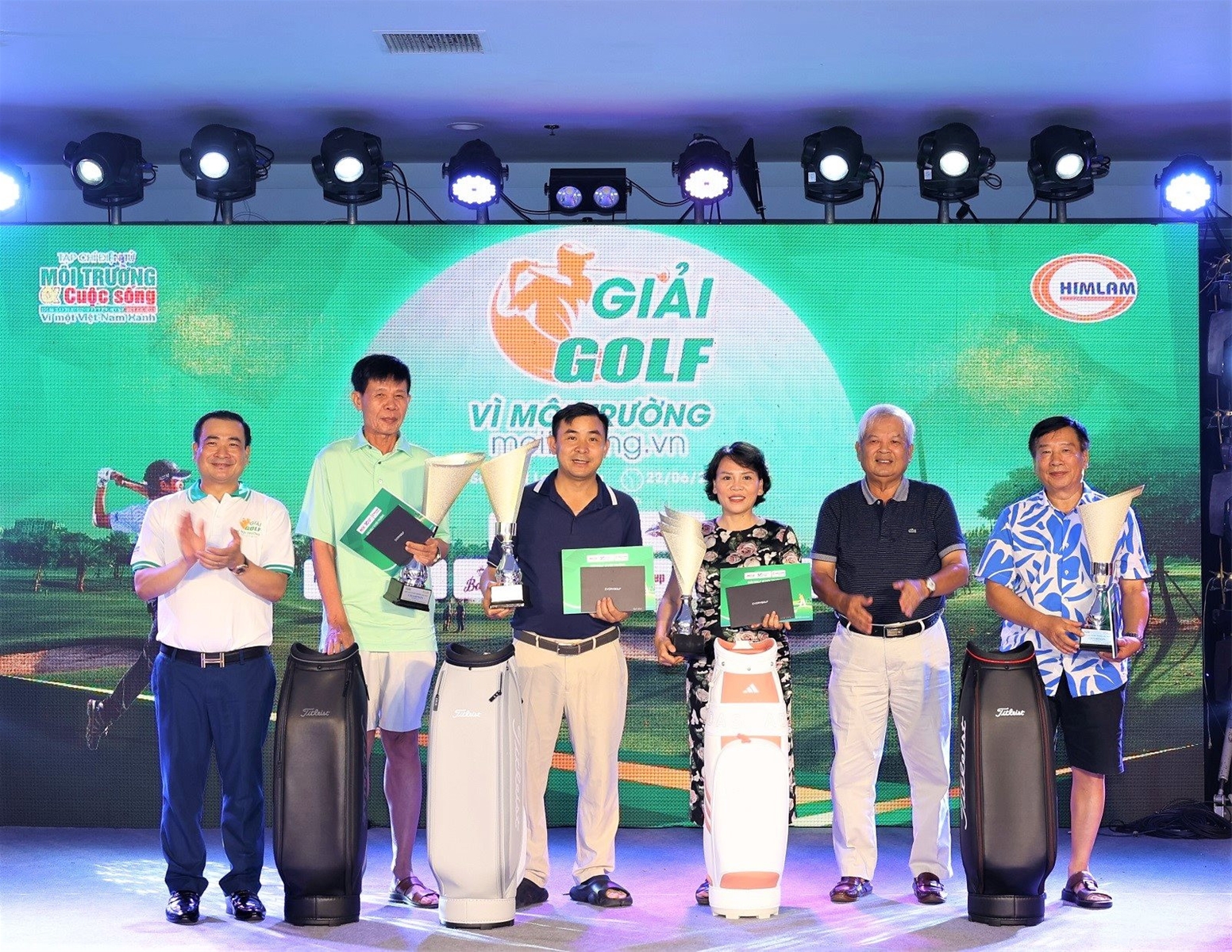 Sôi động giải Golf 