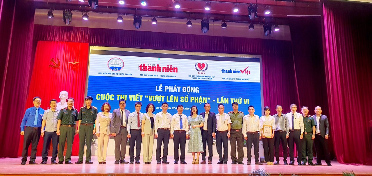 Phát động cuộc thi viết 'Vượt lên số phận' lần thứ VI