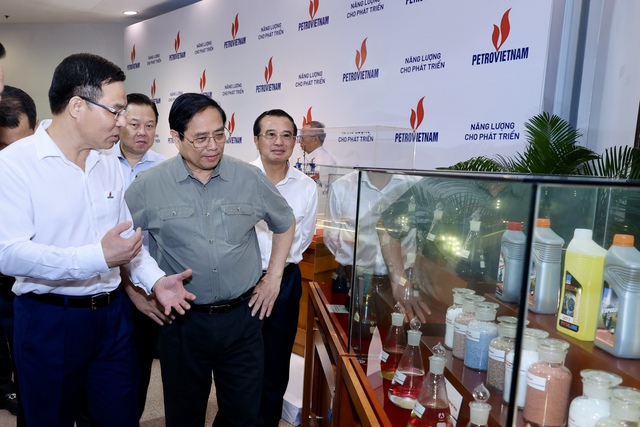 Thủ tướng Phạm Minh Chính làm việc với Tập đoàn Dầu khí Quốc gia Việt Nam