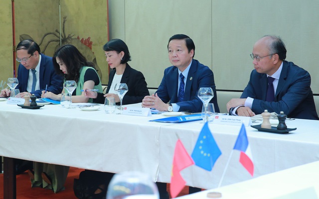 Phó Thủ tướng Trần Hồng Hà làm việc với lãnh đạo Cơ quan phát triển Pháp