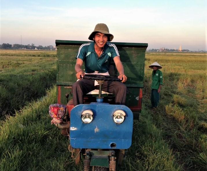 Đem rau sạch đổi lấy rác, quyết định của 'một gã điên'