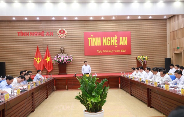 Thủ tướng Chính phủ Phạm Minh Chính khảo sát một số dự án trọng điểm tại Nghệ An