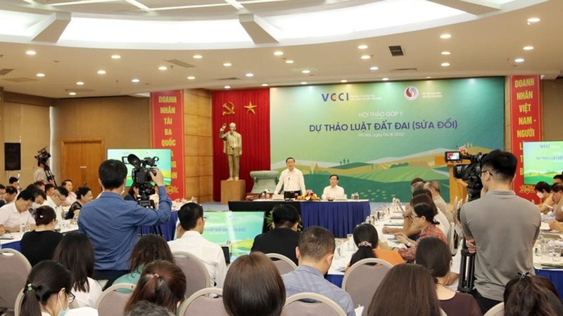 Tổ chức lấy ý kiến nhân dân đối với dự thảo Luật Đất đai (sửa đổi)