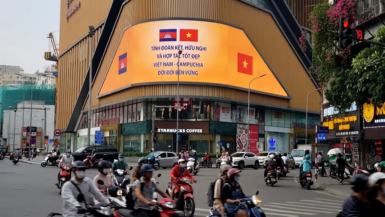 Lắng nghe những khó khăn của doanh nghiệp quảng cáo ở Thủ đô