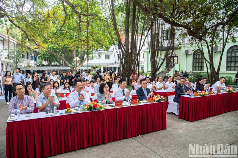 (Ảnh) Khai mạc Triển lãm tương tác Cột cờ Hà Nội kỷ niệm 70 năm ngày Giải phóng Thủ đô