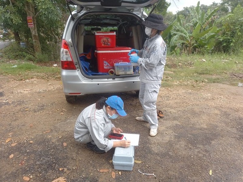 Bà Rịa-Vũng Tàu chỉ đạo xử lý dứt điểm vụ nước sông Dinh nổi bọt trắng