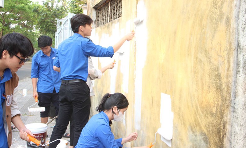 Hơn 700 triệu đồng bảo vệ nguồn nước và cải tạo cảnh quan sông Phú Lộc