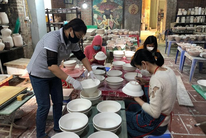 Bát Tràng - Từ làng nghề khói bụi đến làng nghề xanh