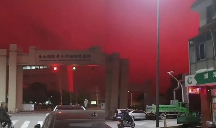 Bầu trời chuyển màu đỏ thẫm ở Trung Quốc khiến nhiều người lo sợ, là hiện tượng gì?