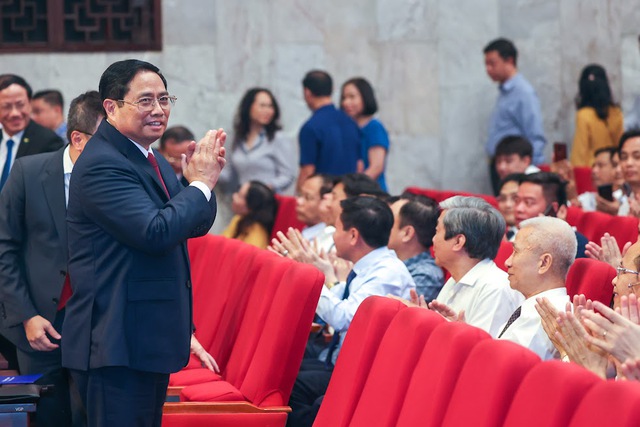 Thủ tướng dự lễ trao giải thưởng cao quý nhất của giới báo chí cả nước