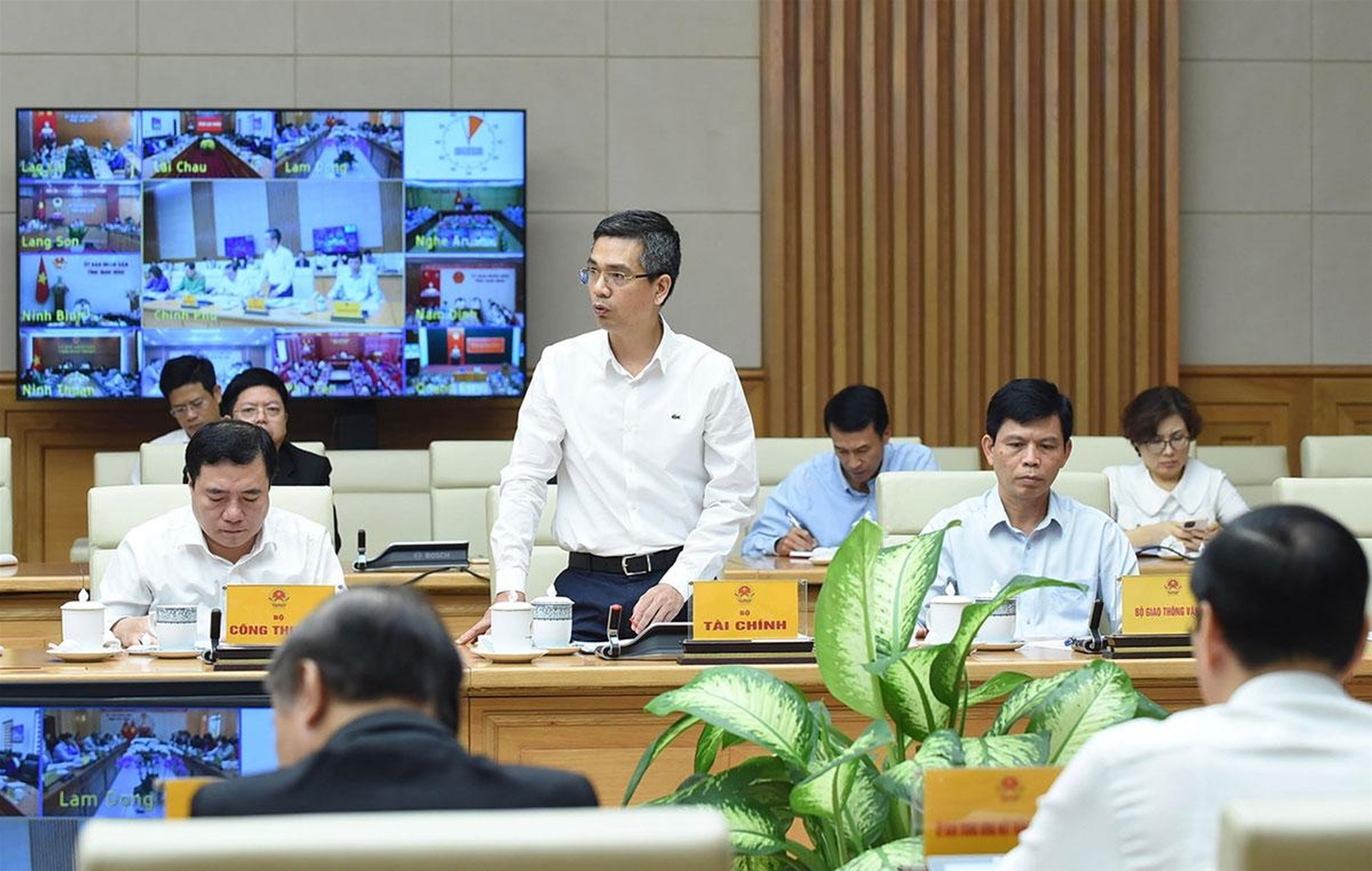 Thủ tướng Phạm Minh Chính chủ trì Phiên họp lần thứ 18 Ban Chỉ đạo quốc gia phòng, chống dịch Covid-19