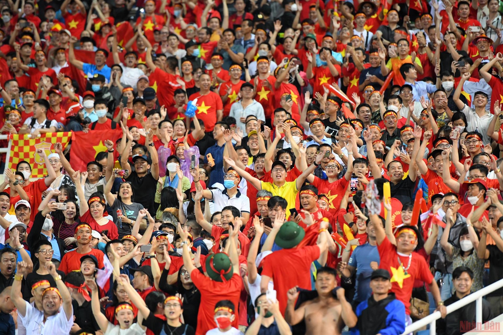 Khoảnh khắc tuyệt vời tại lễ trao Huy chương Vàng bóng đá nam SEA Games 31