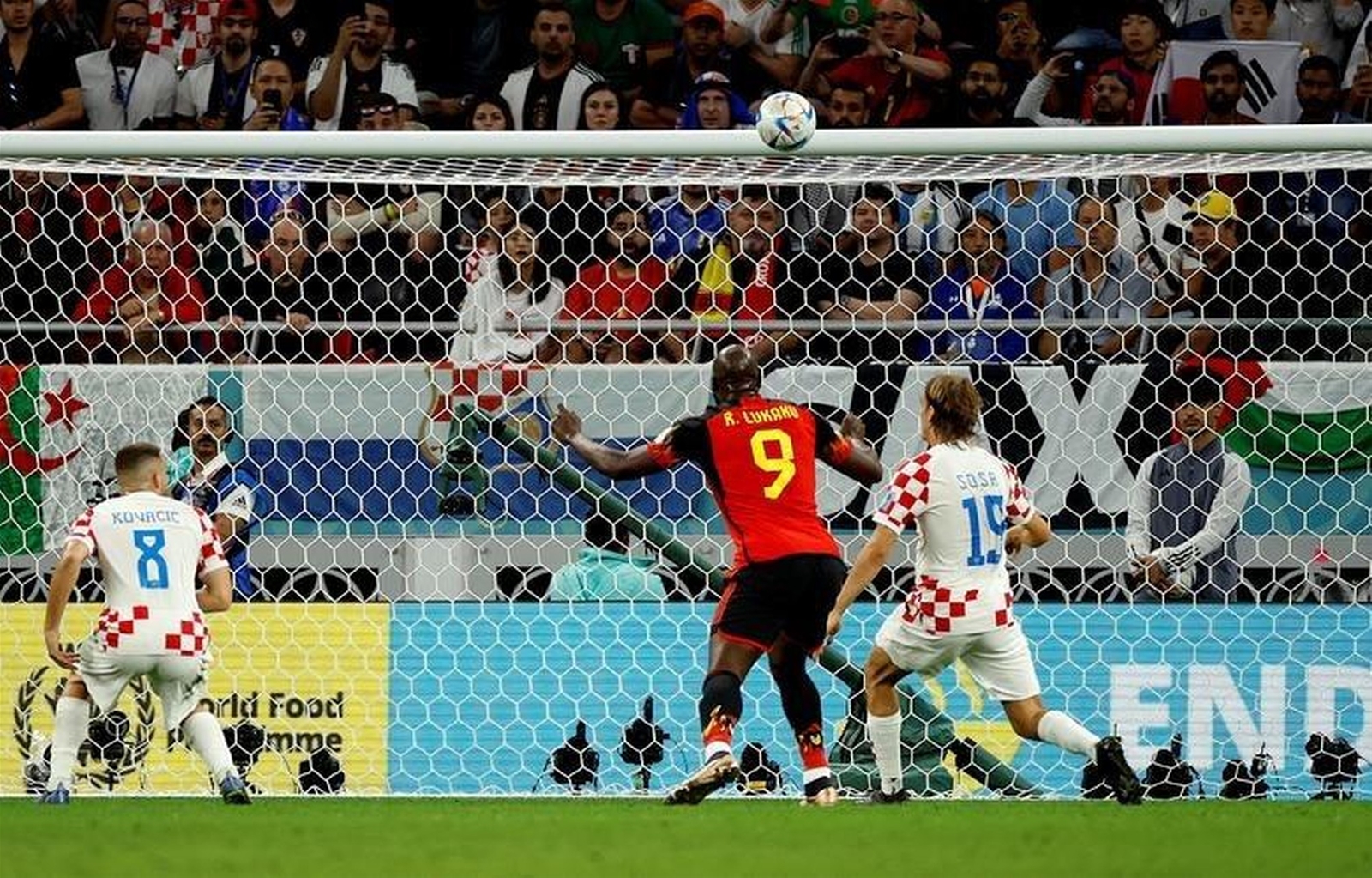 Nhìn lại World Cup ngày thứ 12: Kỳ tích mang tên “Samurai xanh”