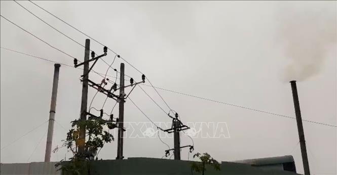 Bình Định: Người dân bức xúc vì phải sống chung với mùi hôi, khét từ lò đốt của công ty may