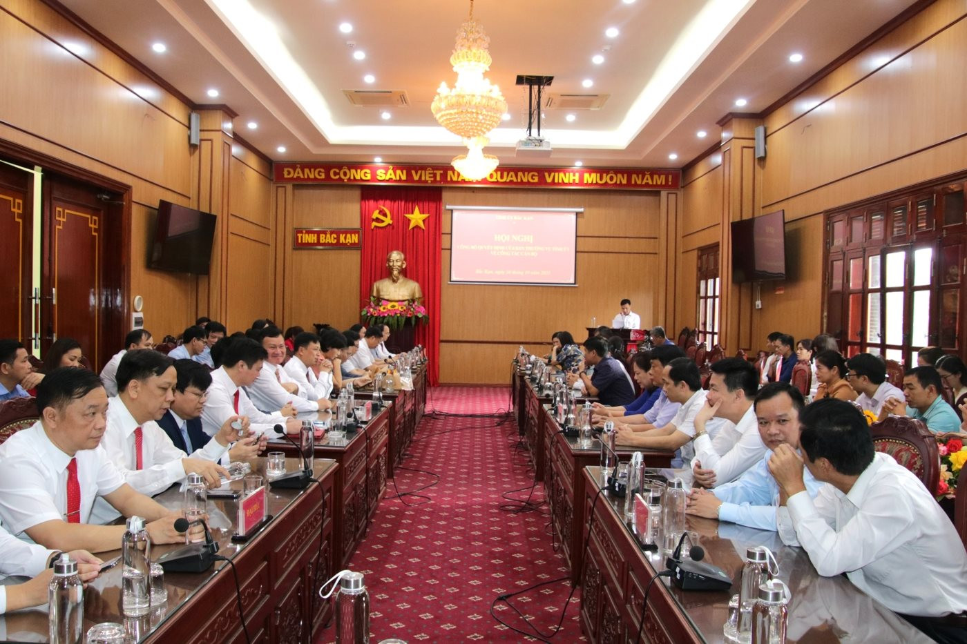 Bắc Kạn: Phó Giám đốc Sở TN&MT luân chuyển làm Phó Bí thư Huyện ủy Ba Bể