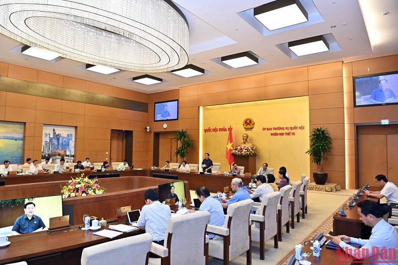 Bế mạc Phiên họp thứ 15 của Ủy ban Thường vụ Quốc hội